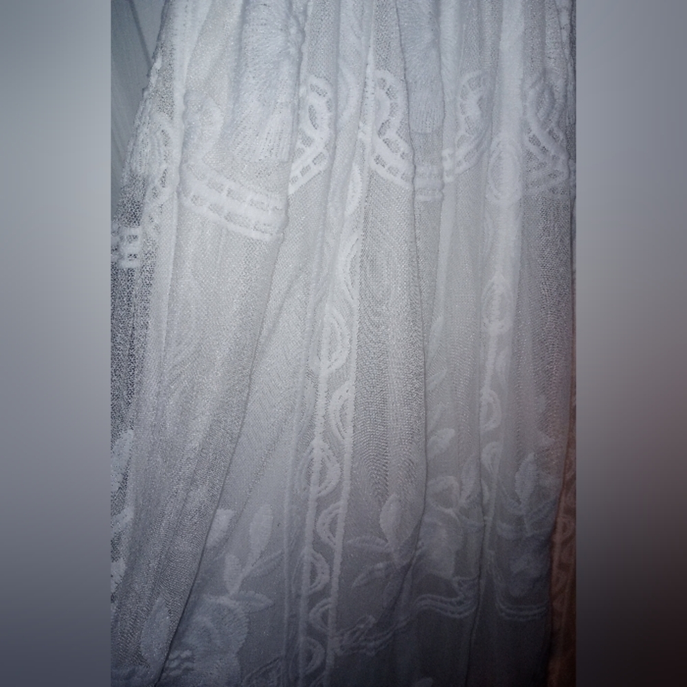Backless white dress - Picture 8 of 9